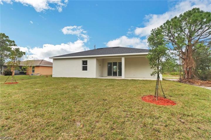 2705  42nd W ST, Lehigh Acres, FL 33971