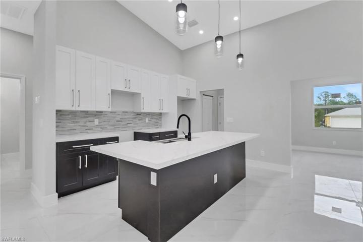 2705  42nd W ST, Lehigh Acres, FL 33971
