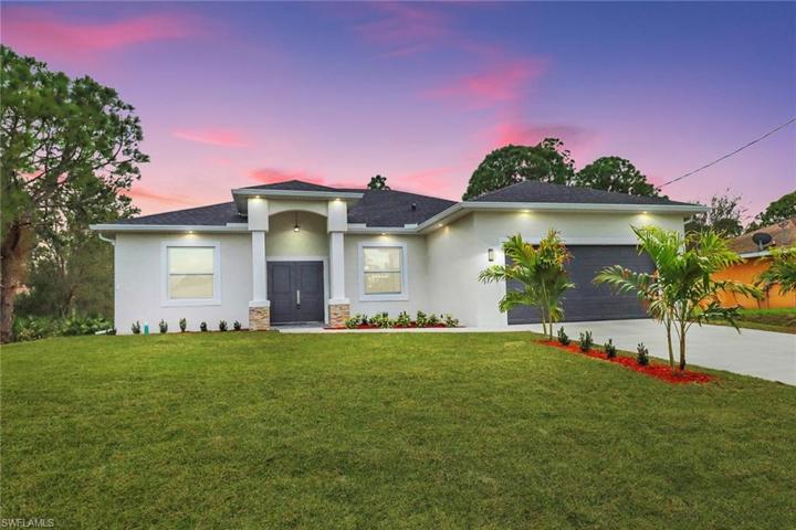 2705  42nd W ST, Lehigh Acres, FL 33971