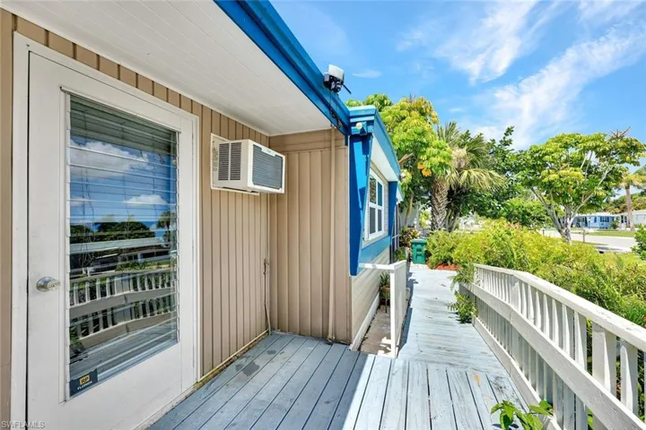 522 Menton Ln, Naples, Florida 34112