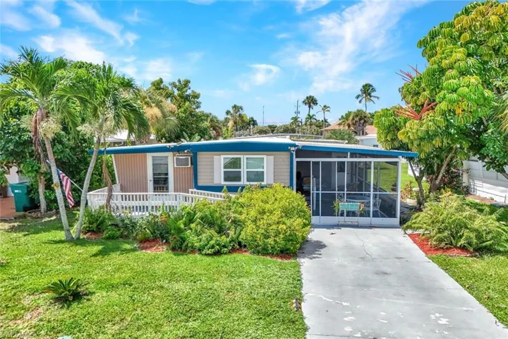 522 Menton Ln, Naples, Florida 34112