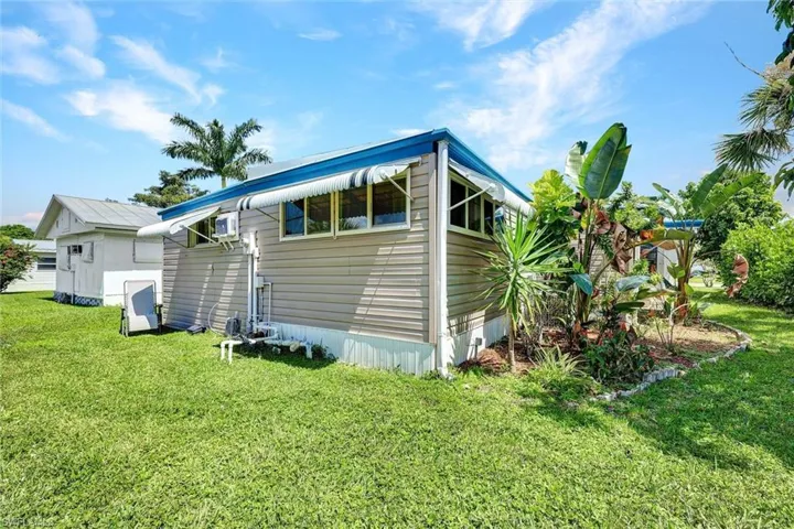522 Menton Ln, Naples, Florida 34112