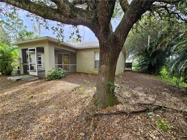 3621  45th NE AVE, Naples, FL 34120