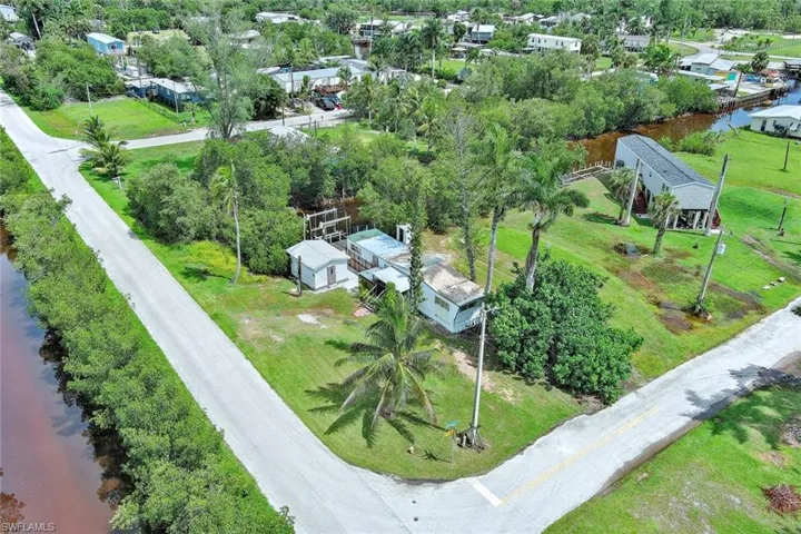 105 Cardinal Ct, Other, Florida 34141