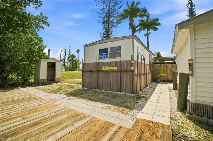 105 Cardinal Ct, Other, Florida 34141