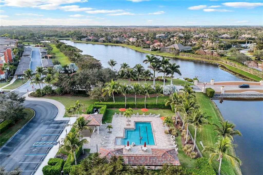 9735 Acqua CT, Naples, FL 34113,225013172