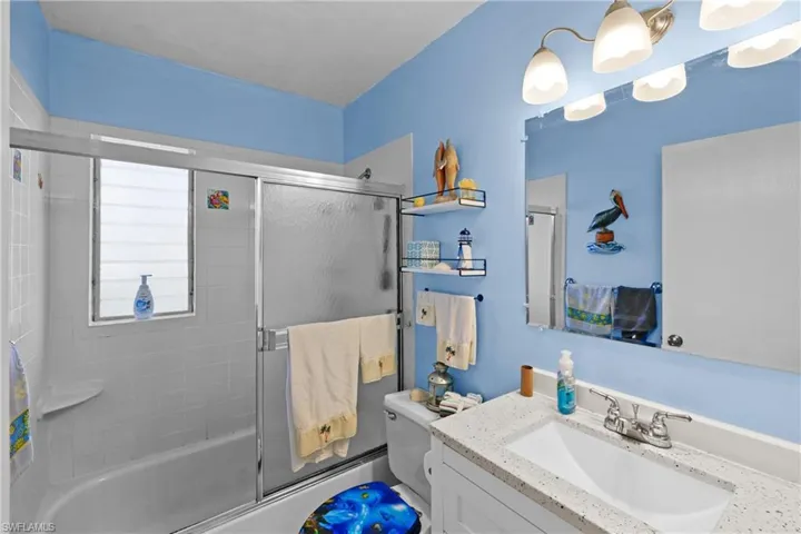 Full bath tub/shower