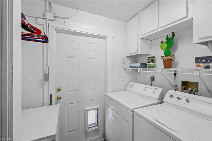 With pet door to the outside fenced area