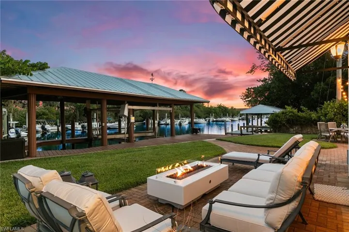 2180 Harbor Ln, Naples, Florida 34104