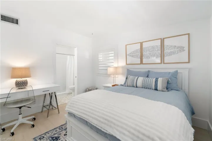2180 Harbor Ln, Naples, Florida 34104