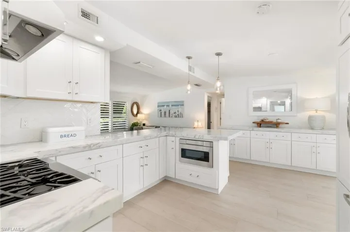 2180 Harbor Ln, Naples, Florida 34104