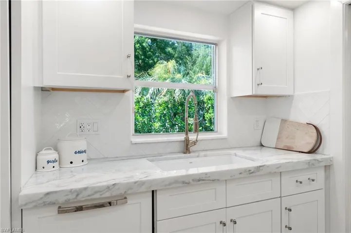 2180 Harbor Ln, Naples, Florida 34104