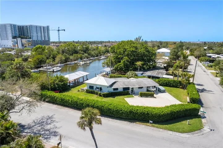 2180 Harbor Ln, Naples, Florida 34104