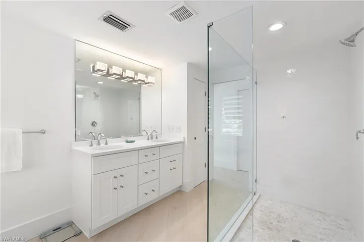 2180 Harbor Ln, Naples, Florida 34104