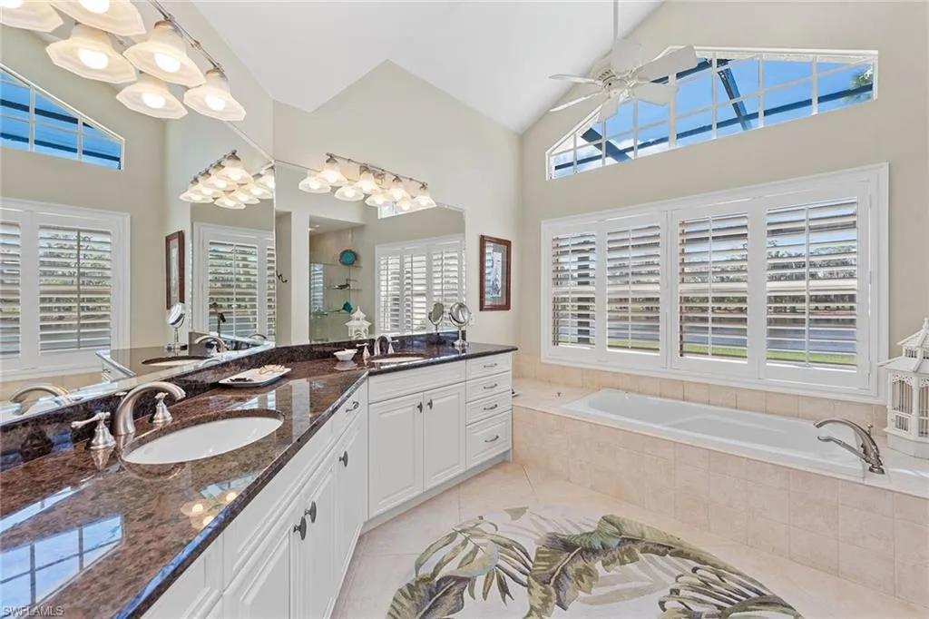 25 Grey Wing PT, Naples, FL 34113,225022197
