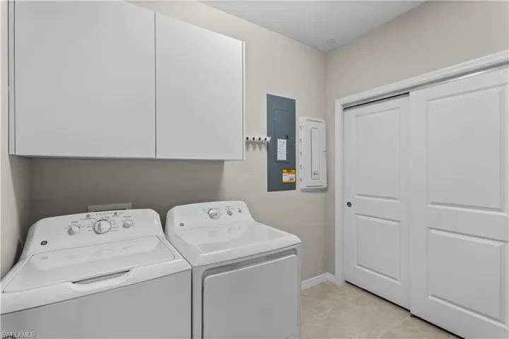 9365  Pocida  CT, Naples, FL 34119