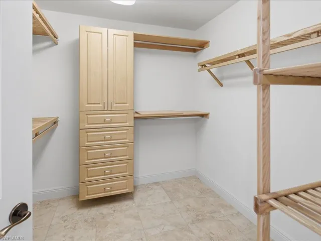Walk in closet