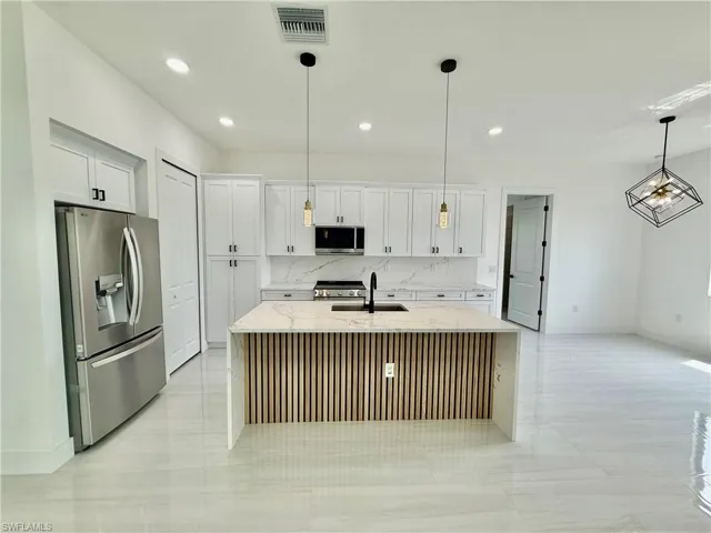 2706 Floyd Ave S, Lehigh Acres, Florida 33976