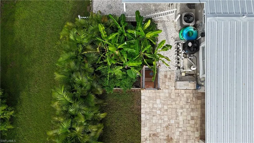 Drone shot of the Garden, Palms and Outdoor Shower
