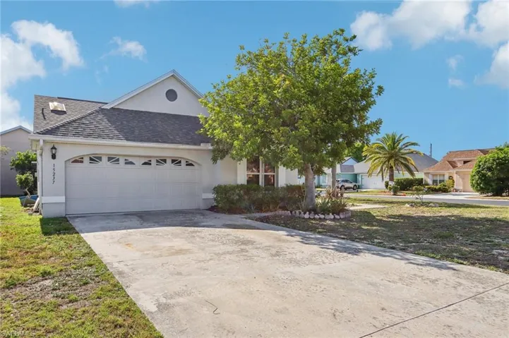 15237 Cricket Ln, Fort Myers, Florida 33919