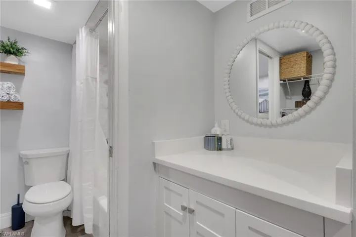 3  Bluebill  AVE, Naples, FL 34108