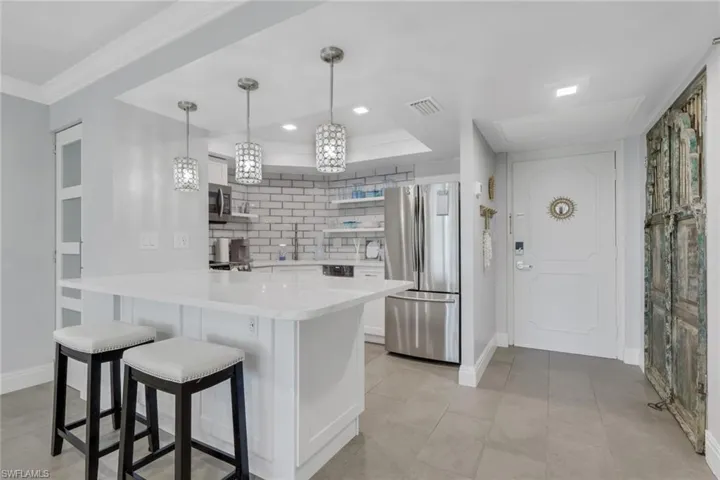 3  Bluebill  AVE, Naples, FL 34108