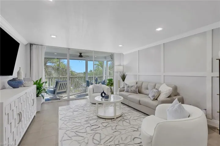 3  Bluebill  AVE, Naples, FL 34108