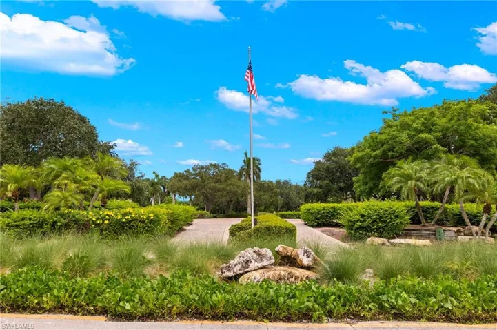 View of home's community