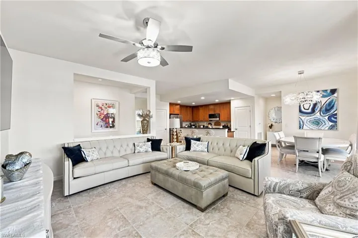 15145 Palmer Lake Cir 103, Naples, Florida 34109