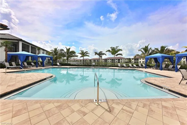 15145 Palmer Lake Cir 103, Naples, Florida 34109