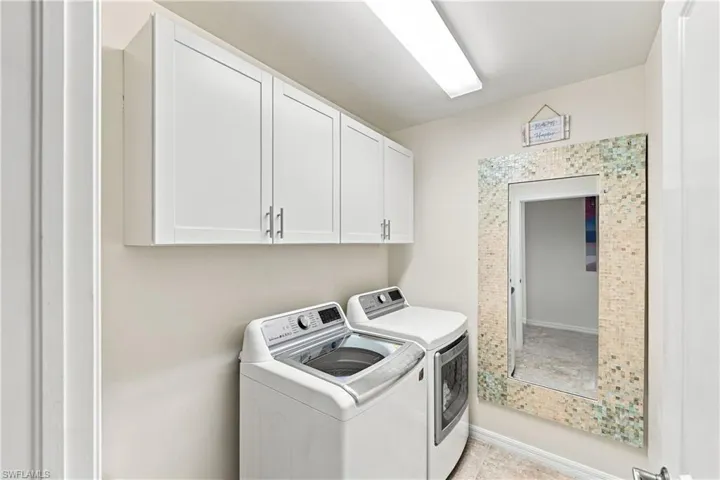 15145 Palmer Lake Cir 103, Naples, Florida 34109