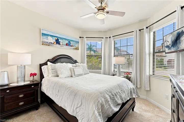 15145 Palmer Lake Cir 103, Naples, Florida 34109