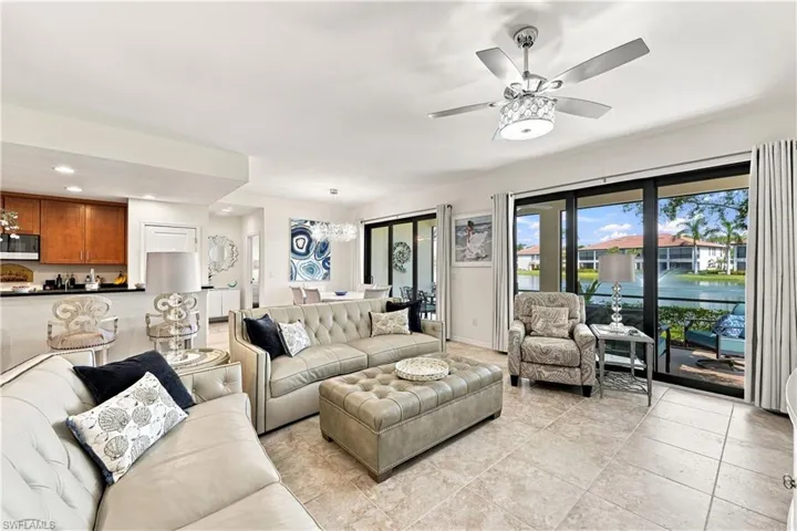 15145 Palmer Lake Cir 103, Naples, Florida 34109