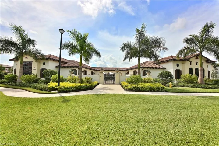 15145 Palmer Lake Cir 103, Naples, Florida 34109