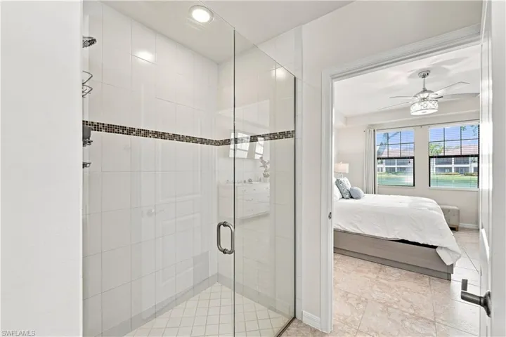 15145 Palmer Lake Cir 103, Naples, Florida 34109