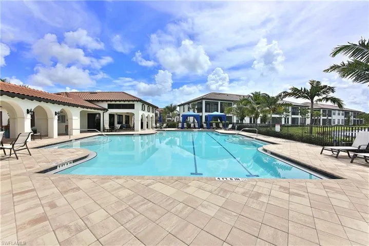 15145 Palmer Lake Cir 103, Naples, Florida 34109