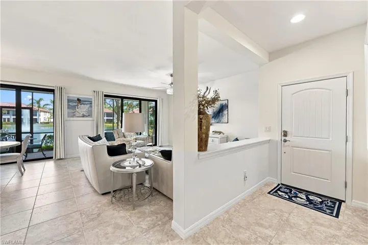 15145 Palmer Lake Cir 103, Naples, Florida 34109