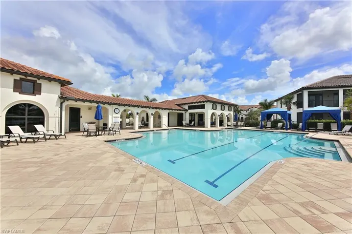 15145 Palmer Lake Cir 103, Naples, Florida 34109