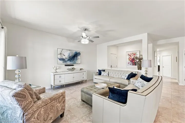 15145 Palmer Lake Cir 103, Naples, Florida 34109