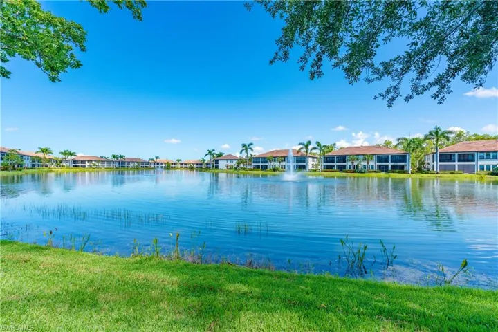 15145 Palmer Lake Cir 103, Naples, Florida 34109