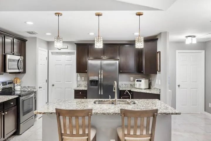 101 Nw 25th Ter, Cape Coral, Florida 33993