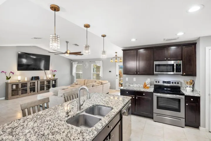 101 Nw 25th Ter, Cape Coral, Florida 33993