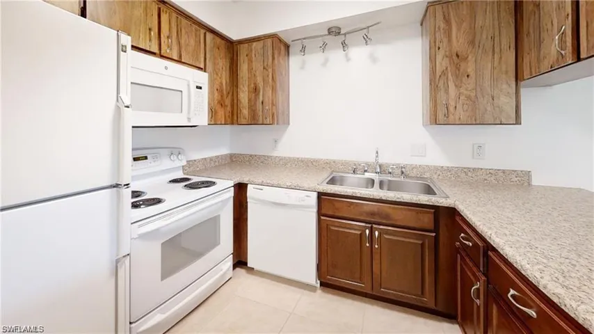 2303 Ne 6th St 3, Cape Coral, Florida 33909