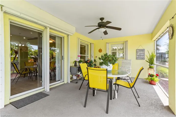 Sunroom / solarium with carpet