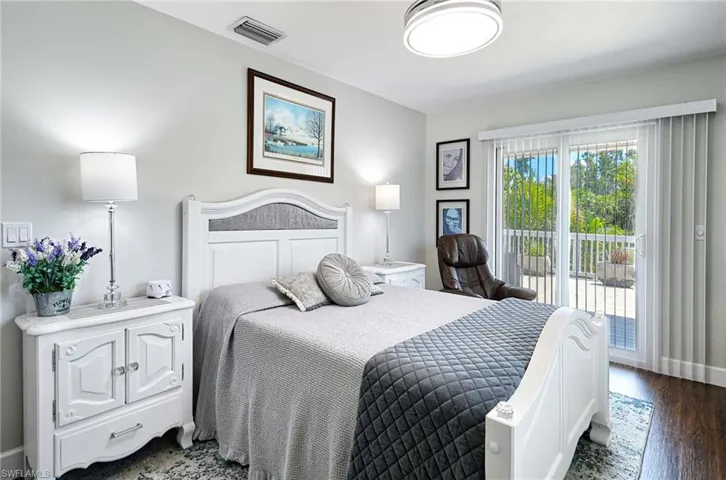 Master Bedroom-upstairs