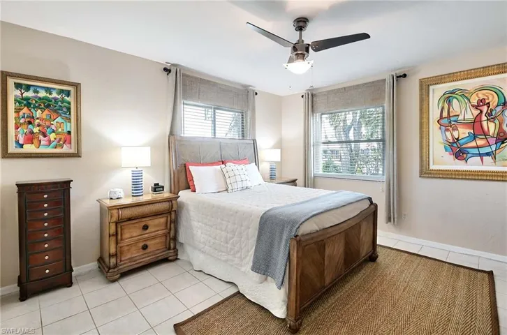 Large Guest Bedroom-upstairs