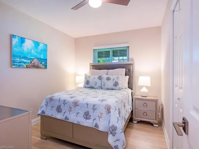 1195  14th N AVE, Naples, FL 34102
