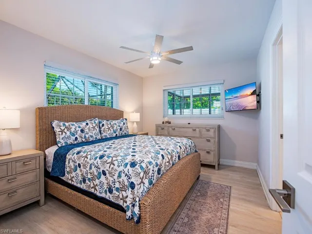 1195  14th N AVE, Naples, FL 34102