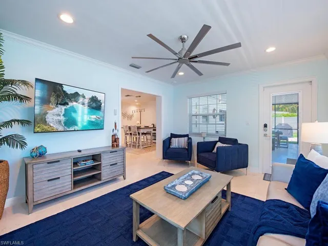 1195  14th N AVE, Naples, FL 34102