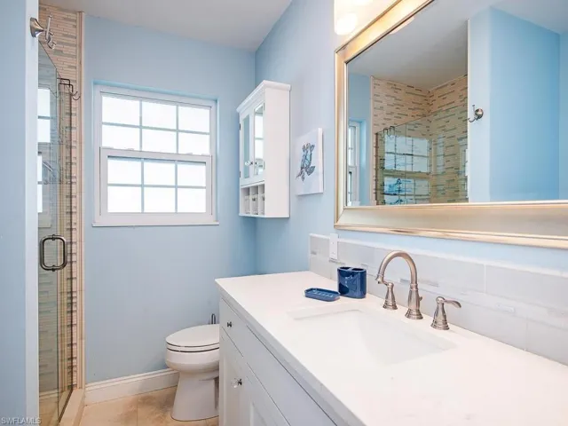 1195  14th N AVE, Naples, FL 34102